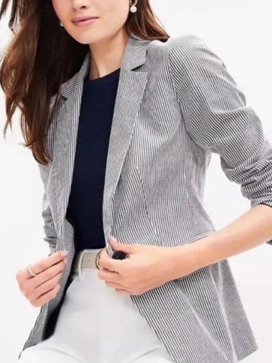 LOFT Jackets & Blazers - LOFT Grey & White Seersucker Striped Blazer One-Button Jacket Size 10 NWT
